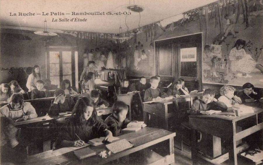 la_ruche_klaslokaal_met_leerlingen.jpg